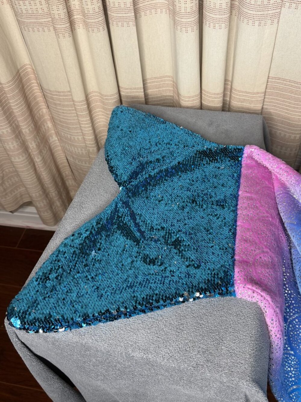 Sequin Mermaid Tail Blanket - Teal & Pink Ombre Flip Sequins Kids One Size - Picture 3 of 6